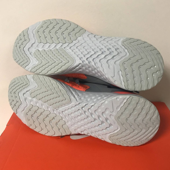 Nike Women’s Sz 6.5 Odyssey React 2 Flyknit Running Shoes, Grey / Mango - Picture 6 of 8